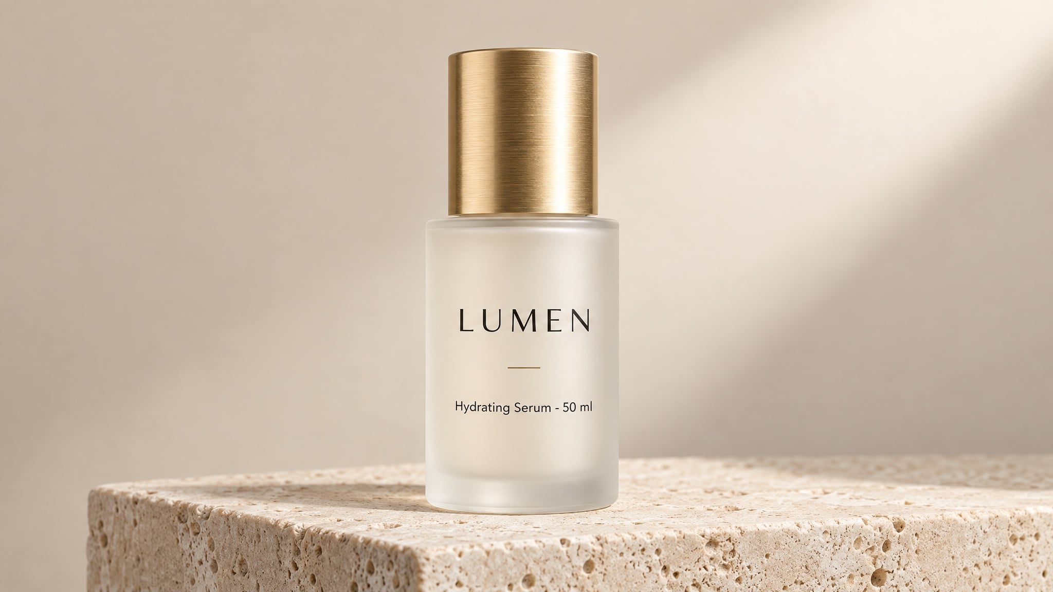 GPT-Image 2.5で生成した商品パックショット。ラベルLUMEN, Hydrating Serum 50 mlが明瞭